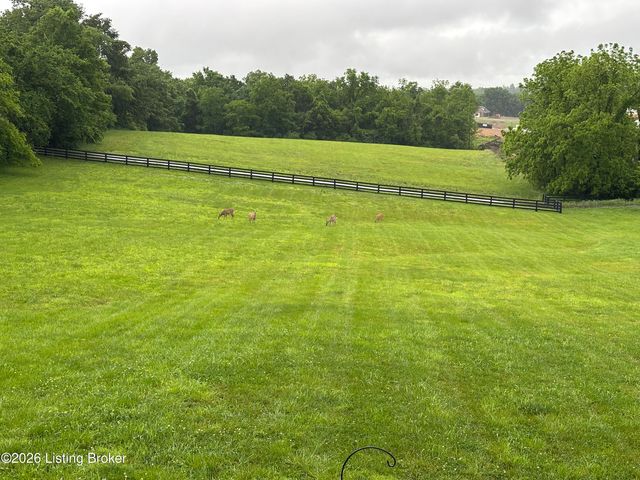 279 Lansdowne Cres, Louisville, KY 40245