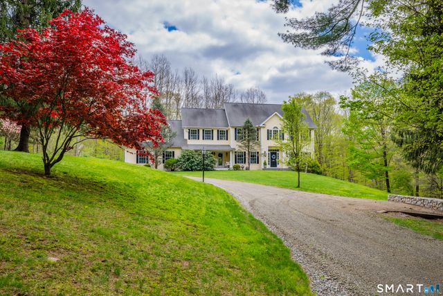 8 Curtiss Meadows, Woodbury, CT 06798