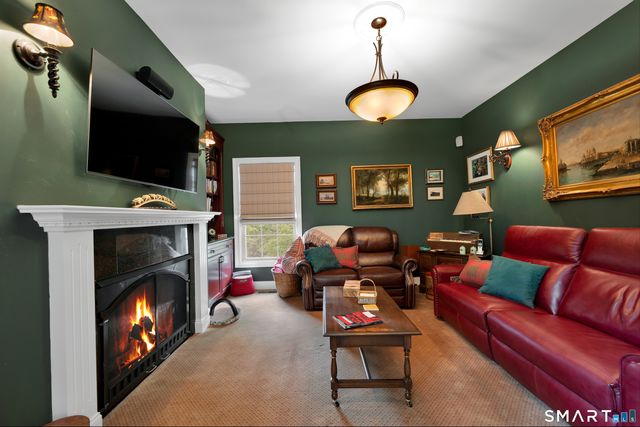 8 Curtiss Meadows, Woodbury, CT 06798
