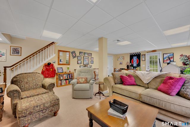 8 Curtiss Meadows, Woodbury, CT 06798