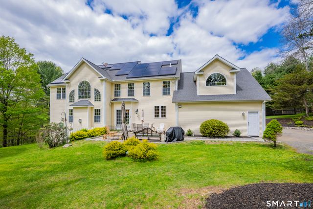 8 Curtiss Meadows, Woodbury, CT 06798