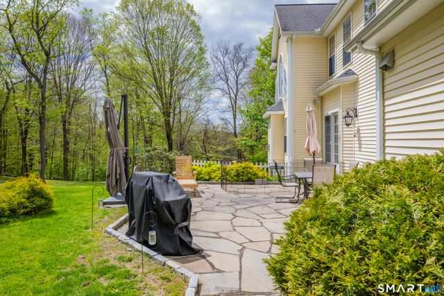 8 Curtiss Meadows, Woodbury, CT 06798