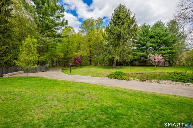 8 Curtiss Meadows, Woodbury, CT 06798