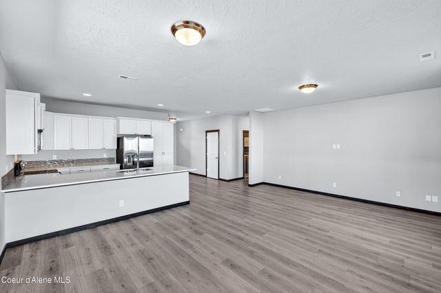 193 N Inkwood ST, Post Falls, ID 83854