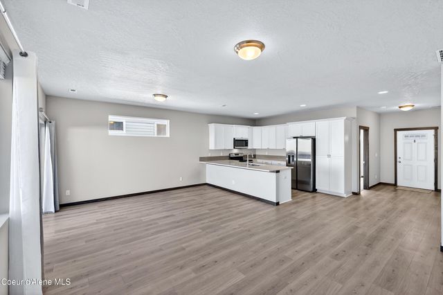 193 N Inkwood ST, Post Falls, ID 83854