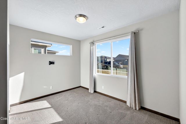 193 N Inkwood ST, Post Falls, ID 83854