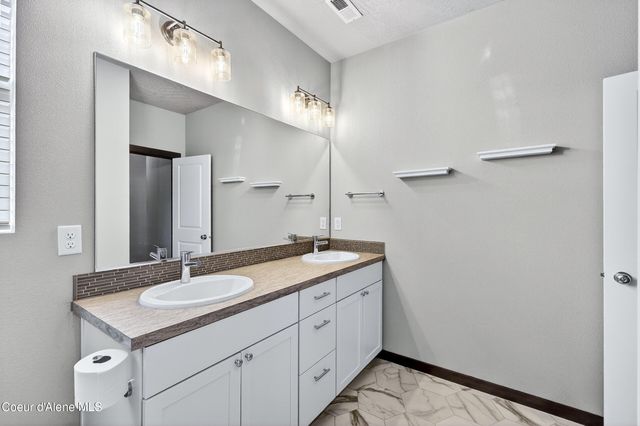 193 N Inkwood ST, Post Falls, ID 83854