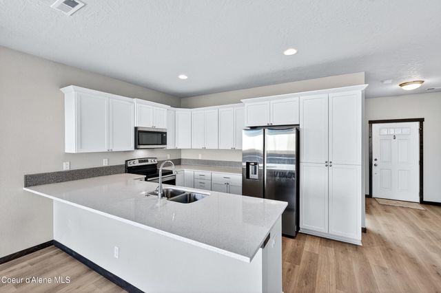 193 N Inkwood ST, Post Falls, ID 83854