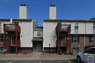 3039 SW Maupin Ln Apt 203, Topeka, KS 66614