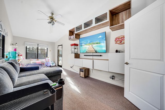 17635 W Windslow Drive, Grayslake, IL 60030