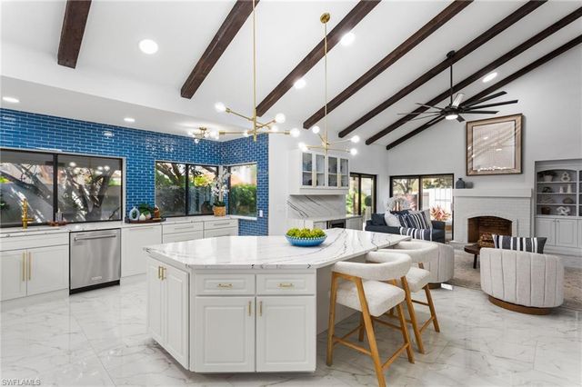 588 Tierra Mar LN 23, Naples, FL 34108