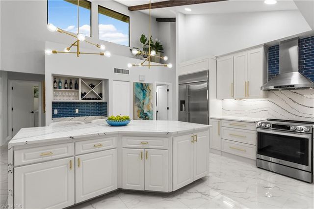 588 Tierra Mar LN 23, Naples, FL 34108