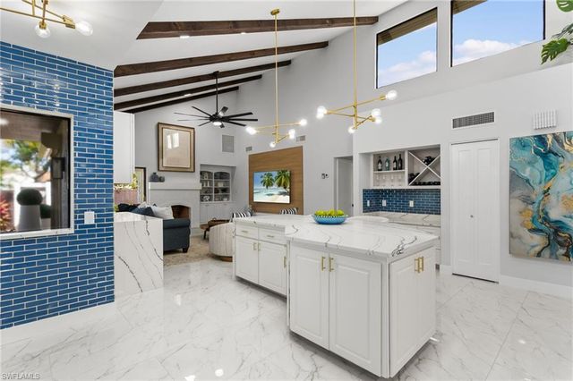 588 Tierra Mar LN 23, Naples, FL 34108