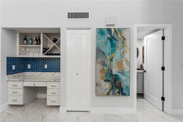 588 Tierra Mar LN 23, Naples, FL 34108