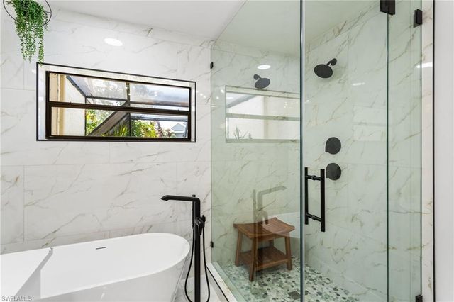 588 Tierra Mar LN 23, Naples, FL 34108