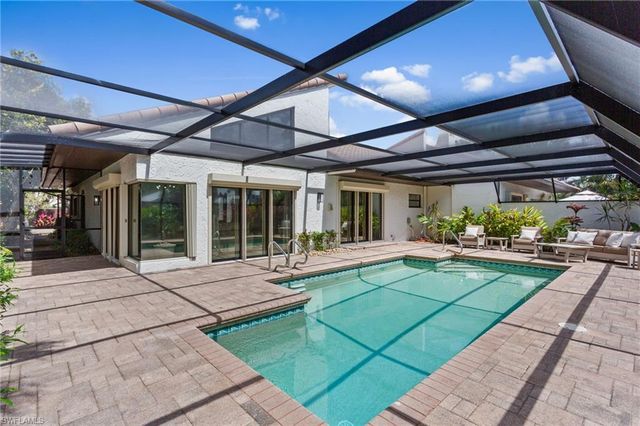 588 Tierra Mar LN 23, Naples, FL 34108