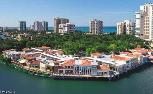 588 Tierra Mar LN 23, Naples, FL 34108