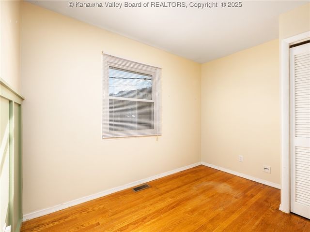 225 Sun Valley Drive, St Albans, WV 25177