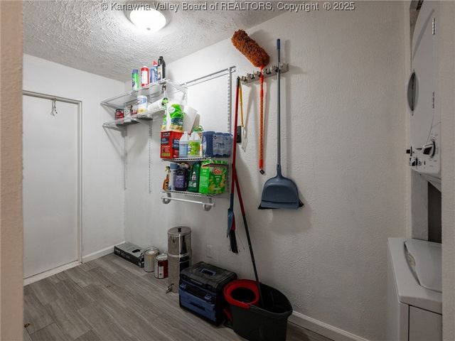 225 Sun Valley Drive, St Albans, WV 25177