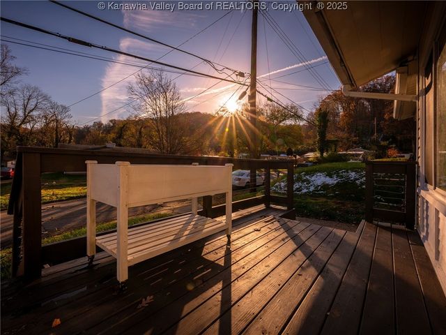 225 Sun Valley Drive, St Albans, WV 25177