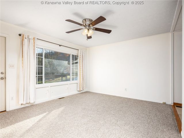 225 Sun Valley Drive, St Albans, WV 25177