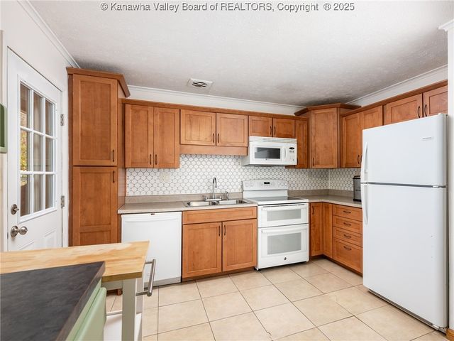 225 Sun Valley Drive, St Albans, WV 25177