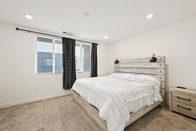 2066 Vela Ln, San Diego, CA 92154