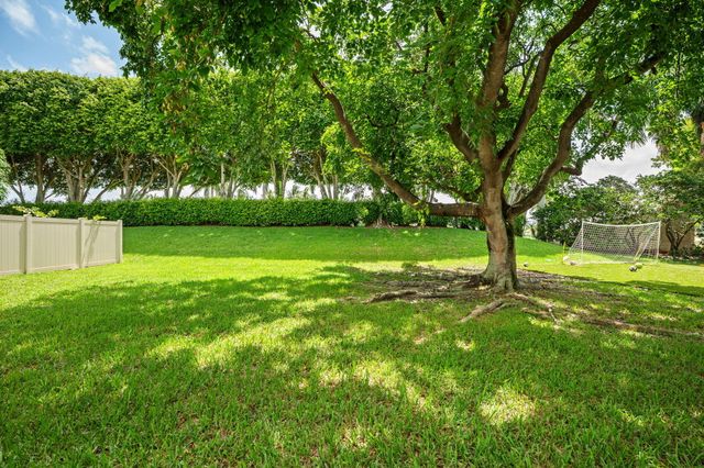 9058 Alexandra Circle, Wellington, FL 33414