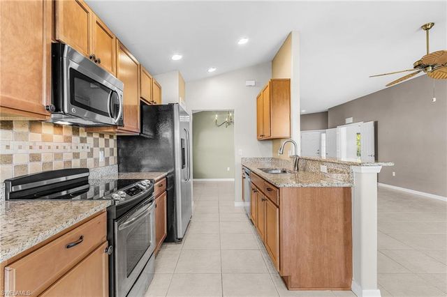 2462 Anguilla DR, Cape Coral, FL 33991
