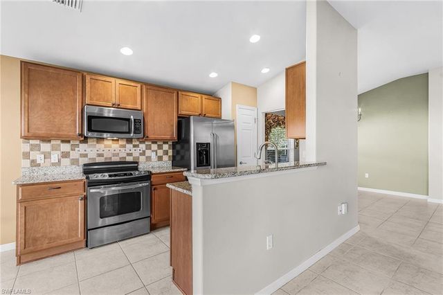2462 Anguilla DR, Cape Coral, FL 33991