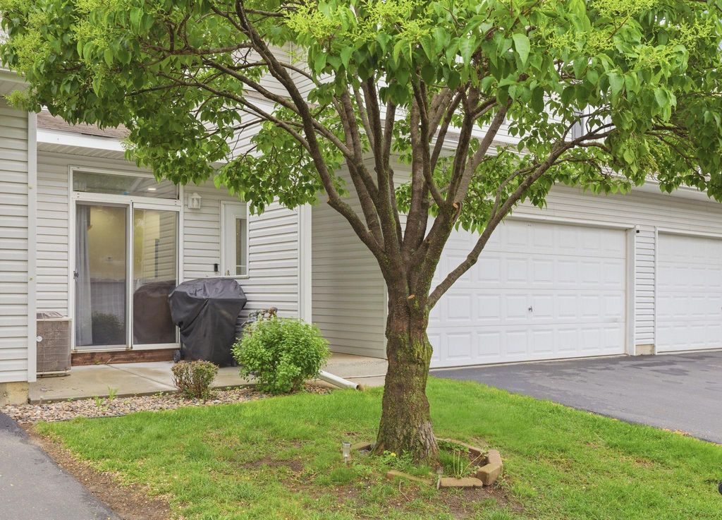 2058 Parkway Avenue, Shakopee, MN 55379 — photo 2