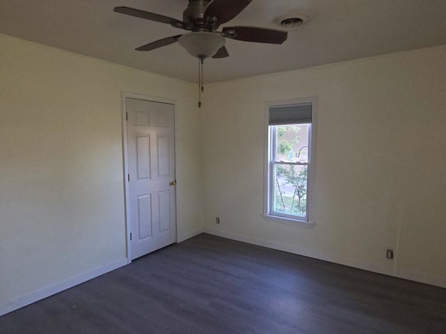 104 E Vermont Street, Carterville, IL 62918