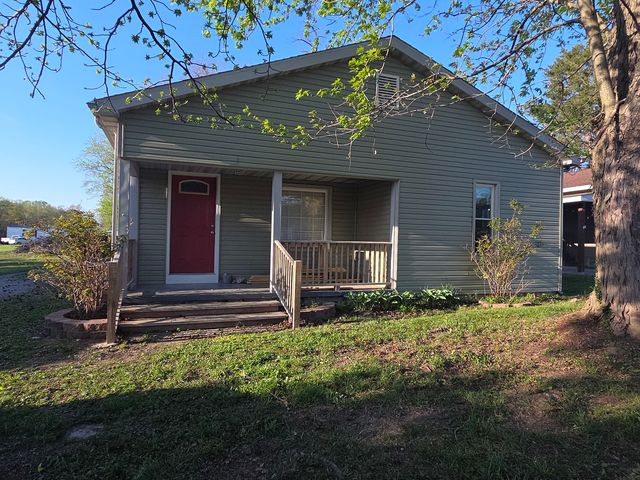 104 E Vermont Street, Carterville, IL 62918