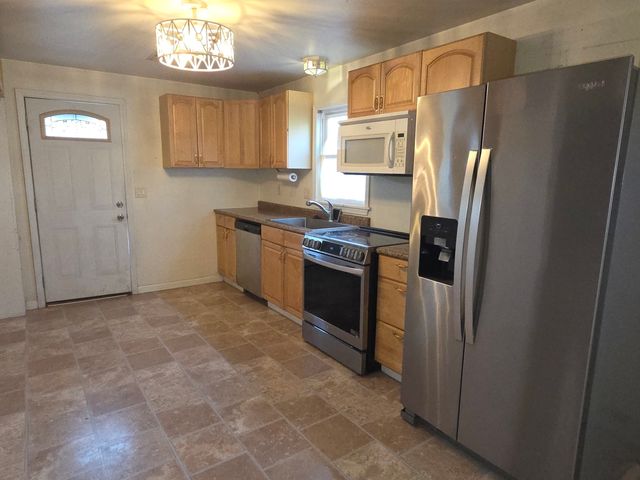 104 E Vermont Street, Carterville, IL 62918