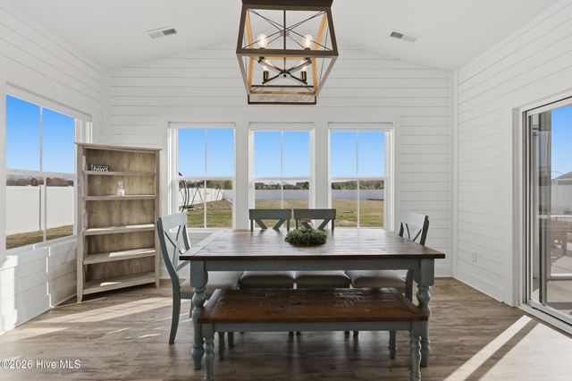 208 Campus Drive, Moyock, NC 27958