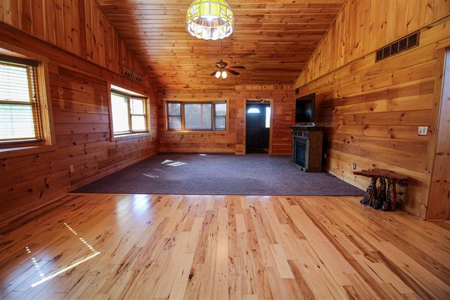 56664 Tanner Trail, Three Rivers, MI 49093