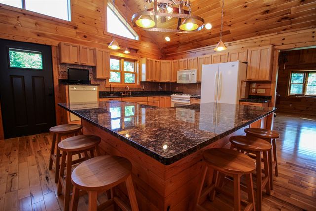 56664 Tanner Trail, Three Rivers, MI 49093
