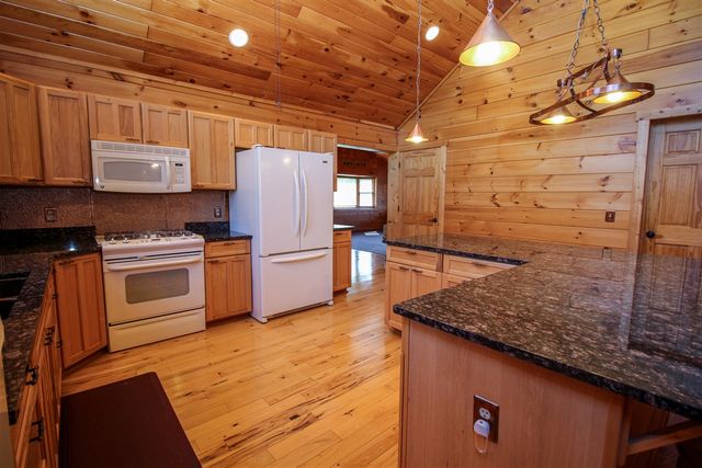 56664 Tanner Trail, Three Rivers, MI 49093