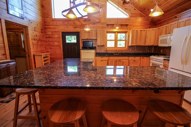 56664 Tanner Trail, Three Rivers, MI 49093