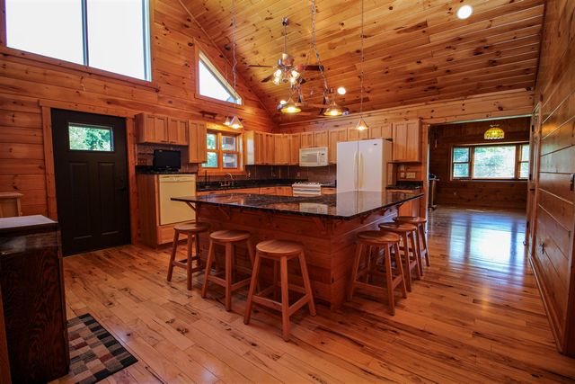 56664 Tanner Trail, Three Rivers, MI 49093