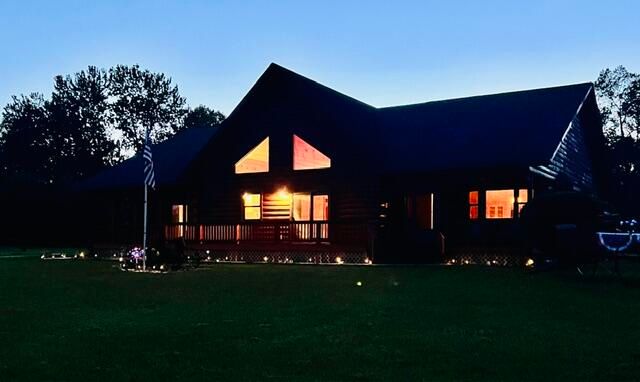 56664 Tanner Trail, Three Rivers, MI 49093