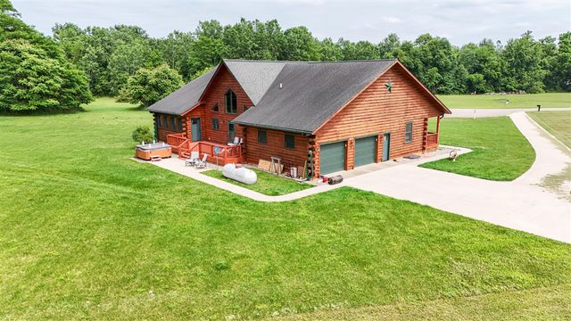 56664 Tanner Trail, Three Rivers, MI 49093