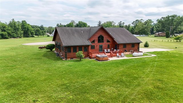 56664 Tanner Trail, Three Rivers, MI 49093