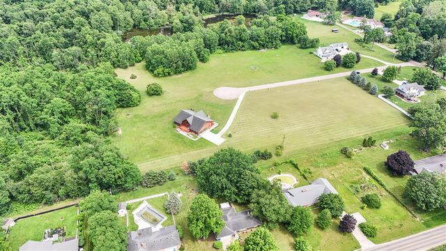 56664 Tanner Trail, Three Rivers, MI 49093