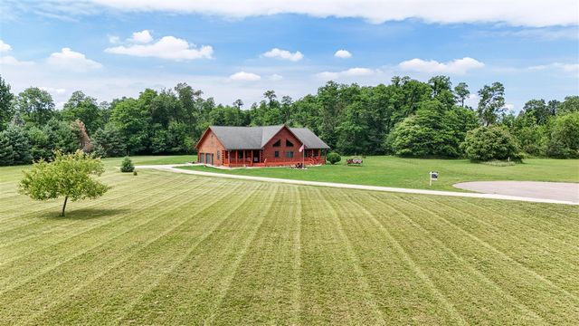 56664 Tanner Trail, Three Rivers, MI 49093