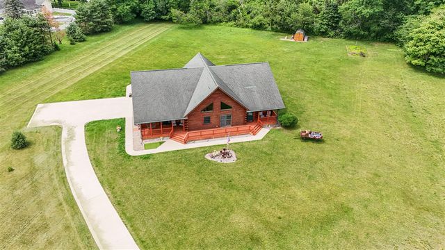 56664 Tanner Trail, Three Rivers, MI 49093