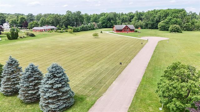 56664 Tanner Trail, Three Rivers, MI 49093