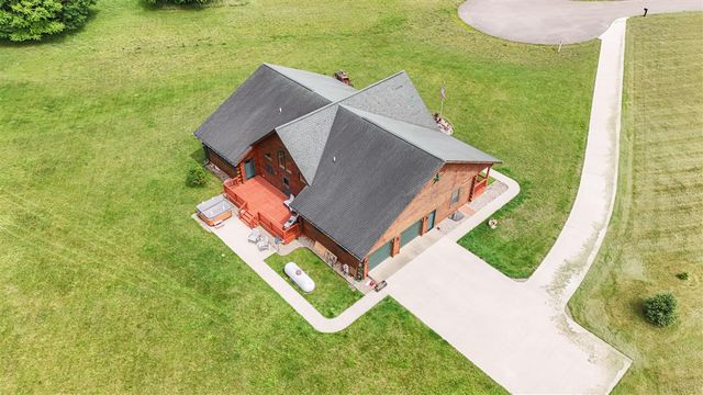 56664 Tanner Trail, Three Rivers, MI 49093