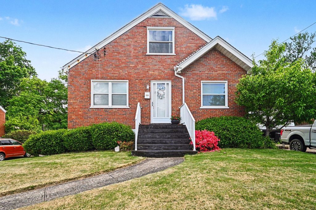 411 Swan Circle, Elsmere, KY 41018