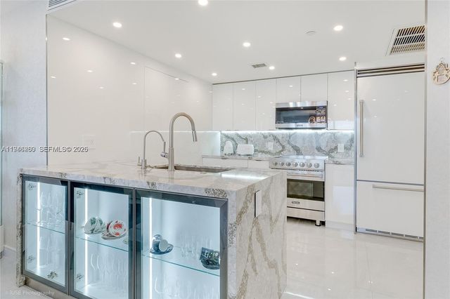 17201 Collins Ave 2409, Sunny Isles Beach, FL 33160